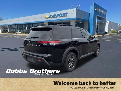 Used 2025 Nissan Pathfinder SV FWD image 8