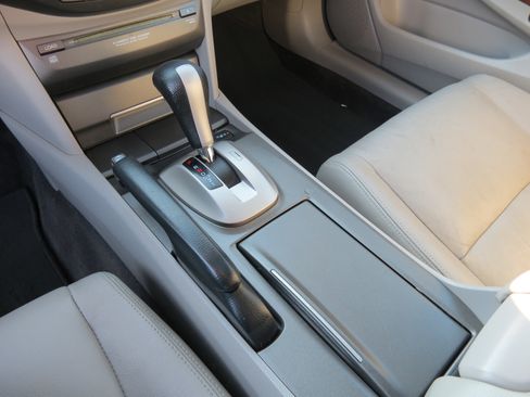 Used 2011 Honda Accord EX-L image 21