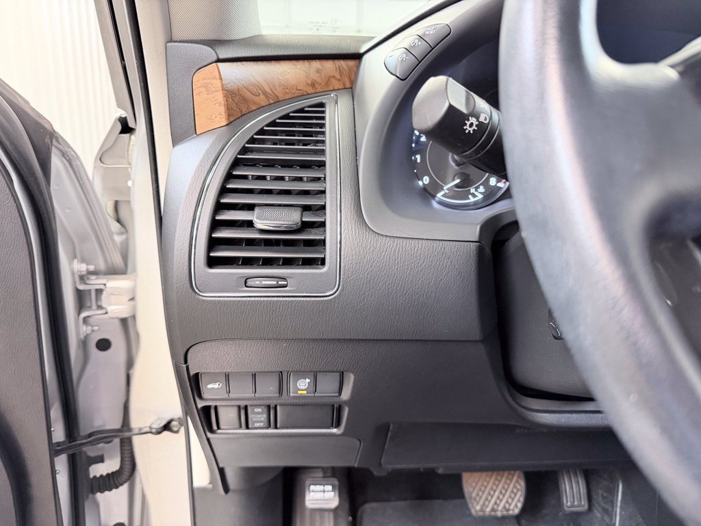 Used 2022 Nissan Armada SL w/ Captain's Chairs Package AWD/4WD image 47