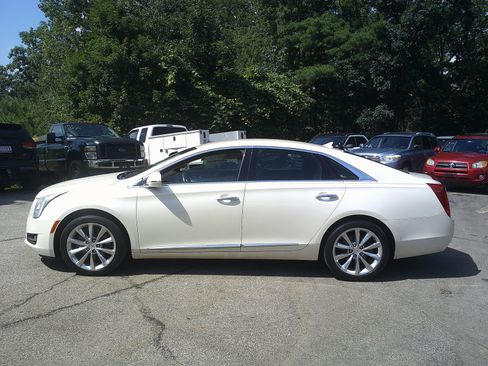Used 2014 Cadillac XTS FWD image 8