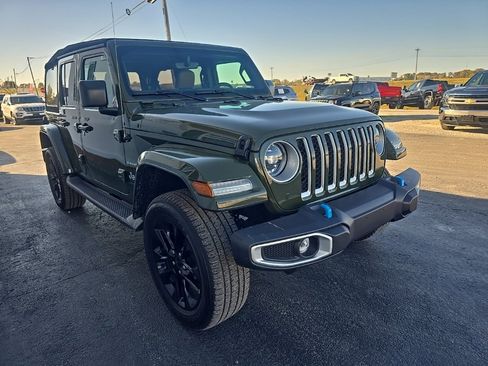 Used 2023 Jeep Wrangler Unlimited Sahara w/ Cold Weather Group image 9