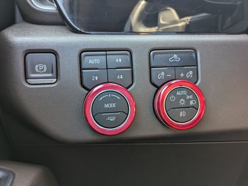Used 2023 Chevrolet Silverado 1500 RST AWD/4WD image 16