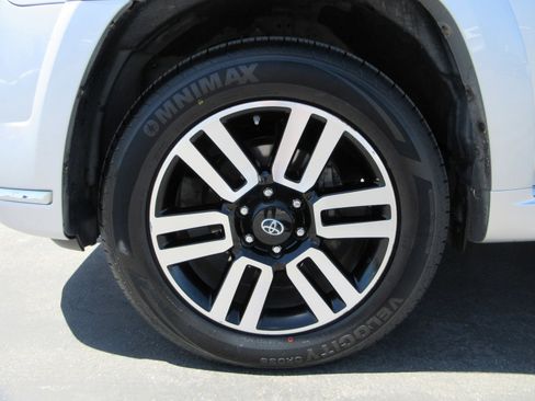 Used 2015 Toyota 4Runner Limited AWD/4WD image 50