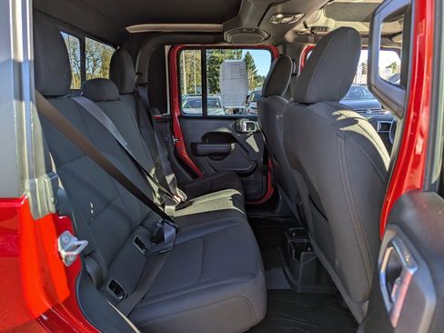 Used 2022 Jeep Gladiator Willys image 35