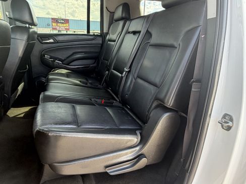 Used 2017 GMC Yukon XL SLT AWD/4WD image 18
