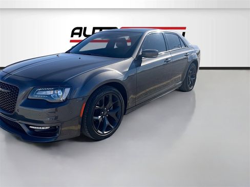 Used 2022 Chrysler 300 Touring L w/ Popular Equipment Group image 3
