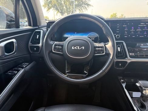 Used 2023 Kia Sorento SX AWD/4WD image 8