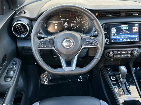 Used 2024 Nissan Kicks SR w/ SR Premium Package image 16