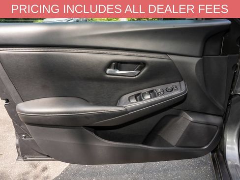 Used 2024 Nissan Sentra SV FWD image 11