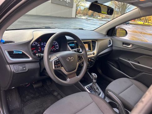 Used 2021 Hyundai Accent SE image 10