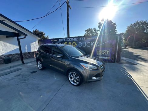 Used 2016 Ford Escape Titanium w/ Equipment Group 301A AWD/4WD image 2