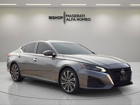 Used 2023 Nissan Altima 2.5 SL image 1