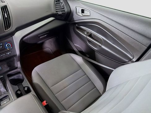 Used 2019 Ford Escape S image 25