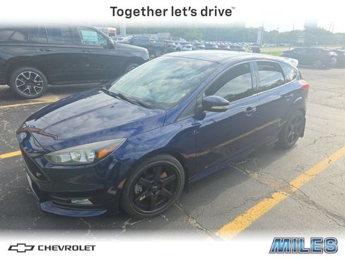 Used 2017 Ford Focus ST FWD image 1