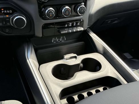 New 2026 RAM 1500 Express AWD/4WD image 17