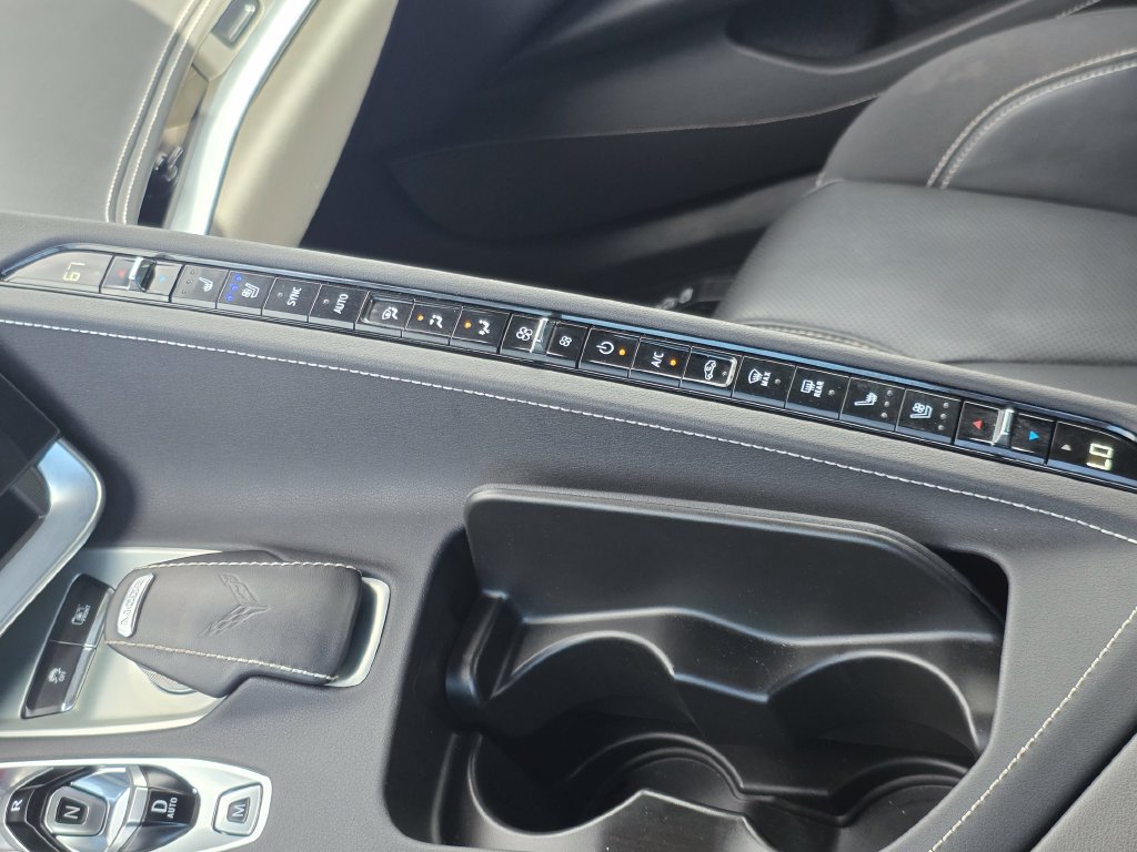 Used 2025 Chevrolet Corvette Z06 RWD image 21