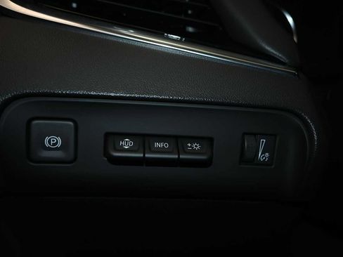 Used 2024 Buick Enclave Avenir AWD/4WD image 12
