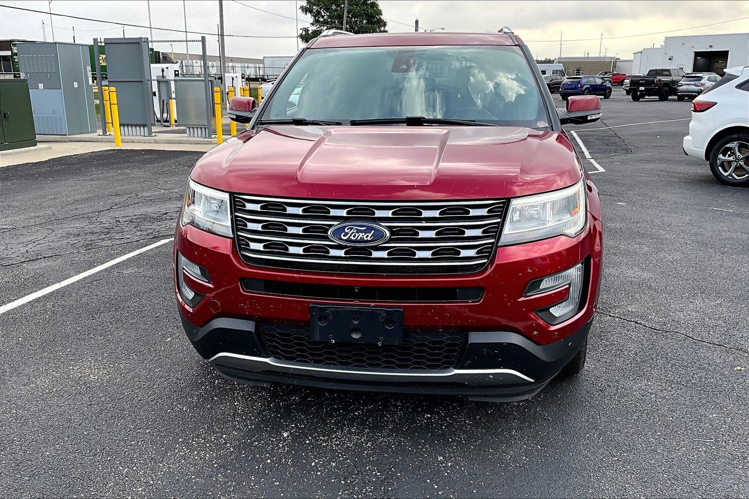 Used 2017 Ford Explorer Limited w/ Equipment Group 301A AWD/4WD image 4