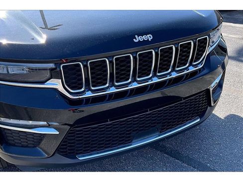 Certified 2024 Jeep Grand Cherokee Limited AWD/4WD image 33
