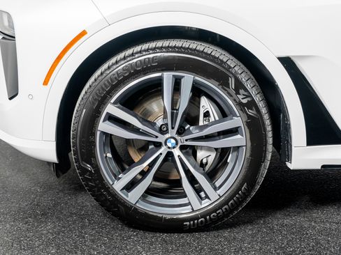 Used 2025 BMW X7 xDrive40i w/ M Sport Package image 17