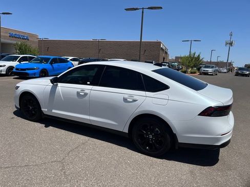 Used 2025 Honda Accord SE image 10