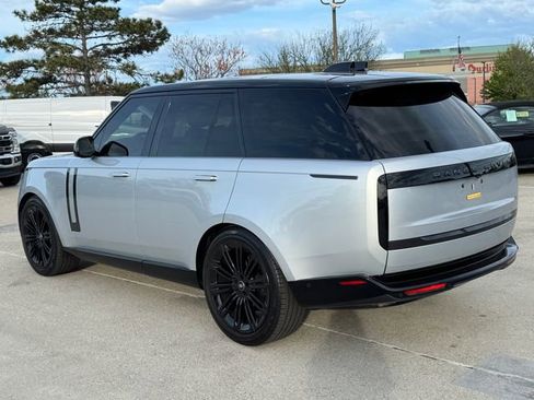 Used 2025 Land Rover Range Rover SE AWD/4WD image 10