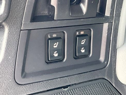 Used 2011 Toyota Sequoia Limited RWD image 33