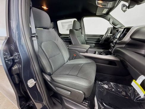 New 2026 RAM 1500 4x4 Crew Cab image 25