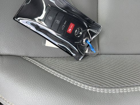 Used 2025 Toyota Camry SE FWD image 37