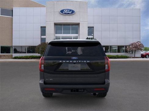 New 2025 Ford Expedition Active image 5