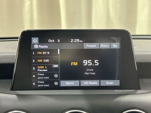 Used 2018 Kia Stinger GT1 image 16