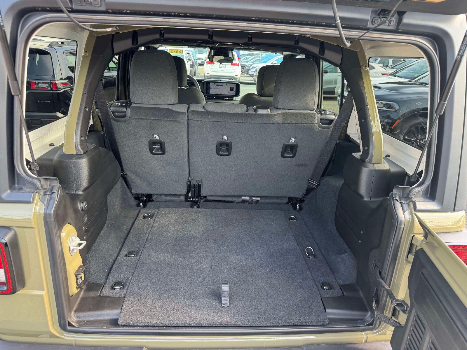 Used 2026 Jeep Wrangler Unlimited Sport AWD/4WD image 15