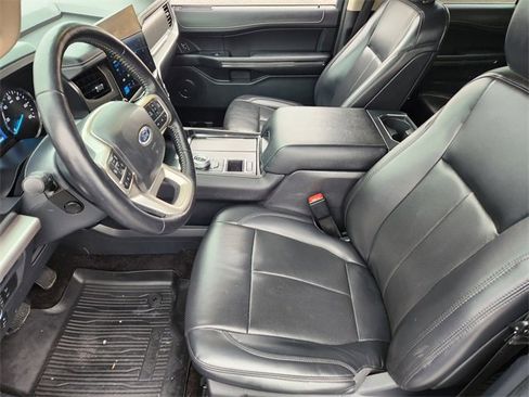 Used 2022 Ford Expedition XLT image 14