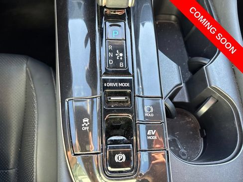 Used 2024 Toyota Crown AWD/4WD image 31