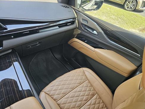 Used 2023 Cadillac Escalade ESV Sport w/ LPO, ONYX Package AWD/4WD image 20