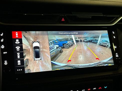 New 2026 Jeep Cherokee Overland w/ Advanced Pro Tech Group AWD/4WD image 19