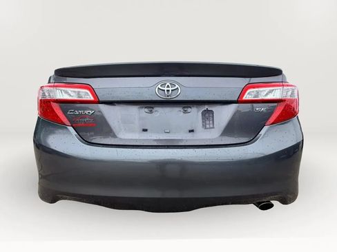 Used 2014 Toyota Camry SE w/ Protection Package FWD image 7