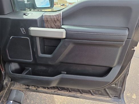 Used 2019 Ford F250 Lariat w/ Lariat Value Package image 17