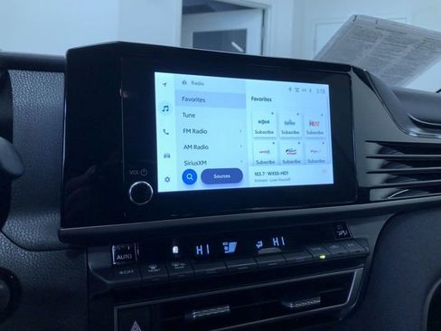 Used 2025 Toyota Camry LE image 29