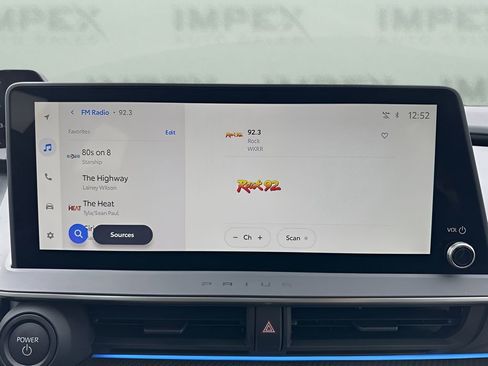 Used 2025 Toyota Prius XLE image 18