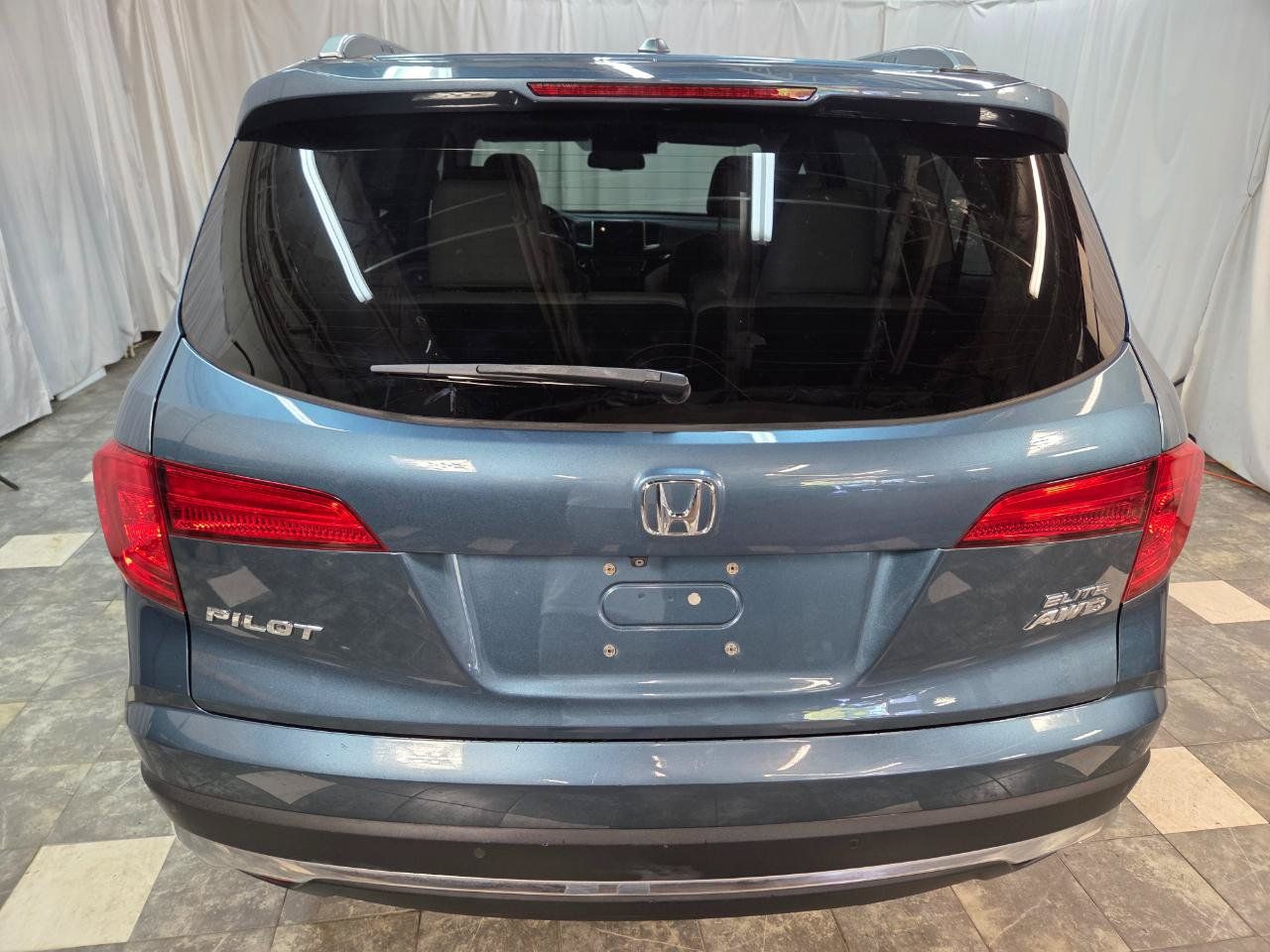Used 2018 Honda Pilot Elite image 4