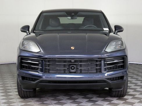 Used 2025 Porsche Cayenne Coupe image 10