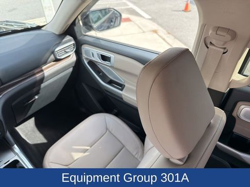 Used 2022 Ford Explorer Limited w/ Limited Technology Package image 20