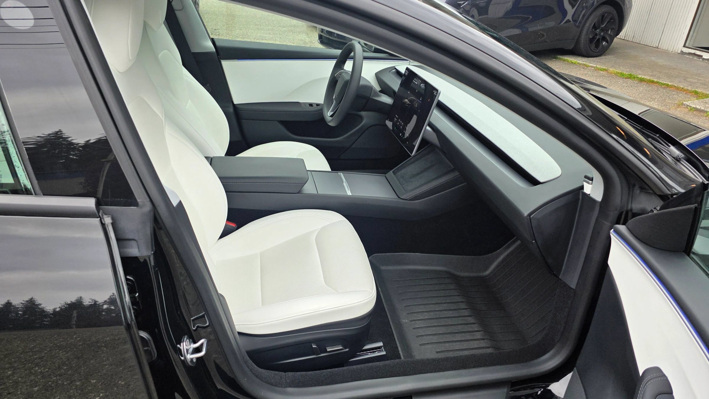 Used 2025 Tesla Model 3 Long Range RWD image 13