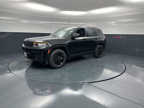 New 2026 Jeep Grand Cherokee Altitude AWD/4WD image 13