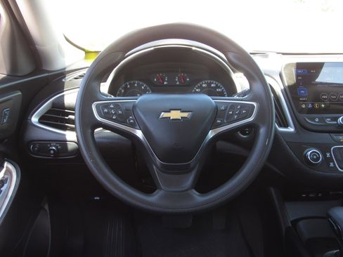 Used 2025 Chevrolet Malibu LS FWD image 21