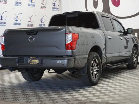 Used 2021 Nissan Titan SV w/ SV Convenience Package image 5