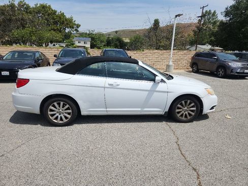 Used 2012 Chrysler 200 Touring FWD image 6