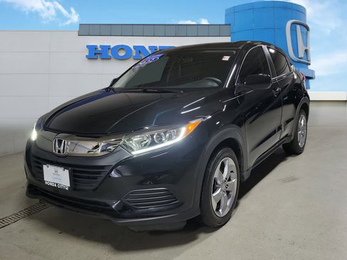 Used 2022 Honda HR-V LX image 2