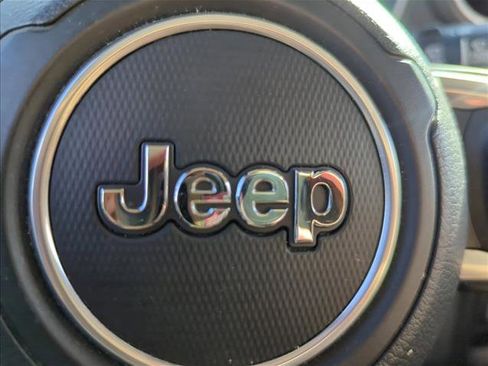 Used 2022 Jeep Wrangler Unlimited Sahara image 25
